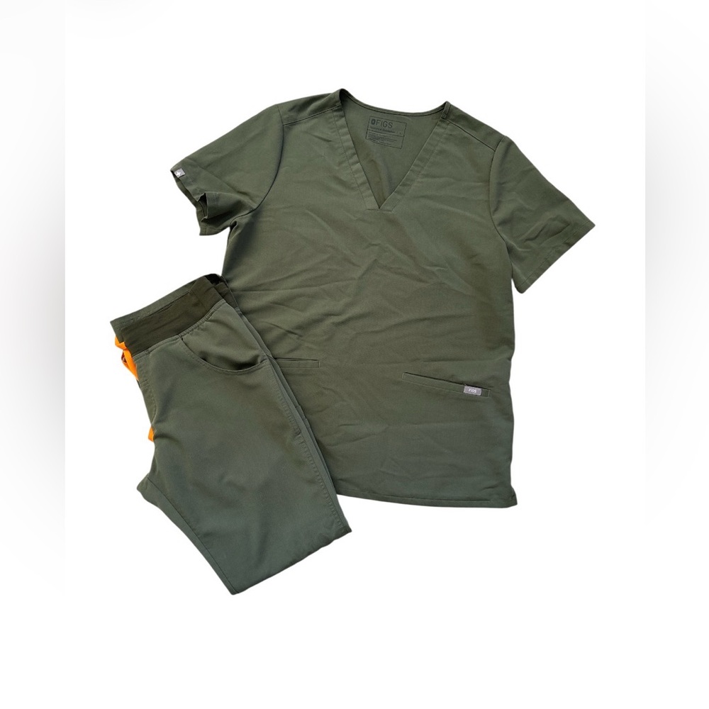 FIGS Women’s Moss Green Scrub Set Casma Three-Pocket Top‎ L - Kade Cargo S